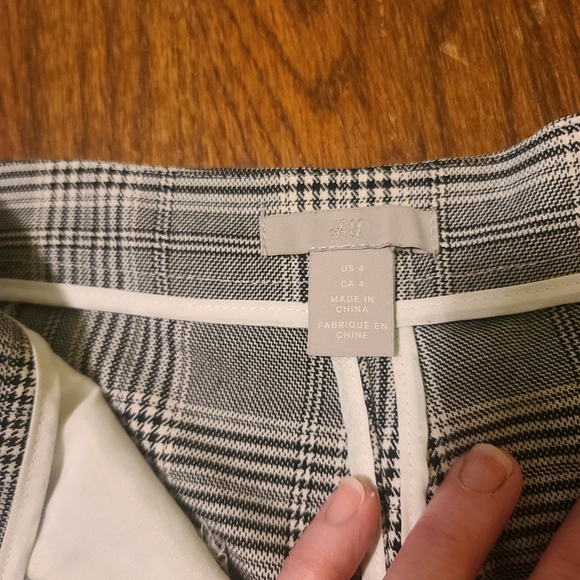 H&M Skinny Fit Plaid Check Trousers - Picture 2 of 12